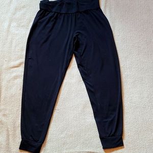 Under Armour- Women's Athletic Pants- LG- Black